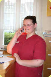 Frau Maksymowicz telefoniert